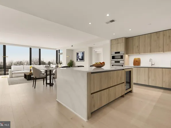 1201 N Royal St #206, Alexandria, VA 22314