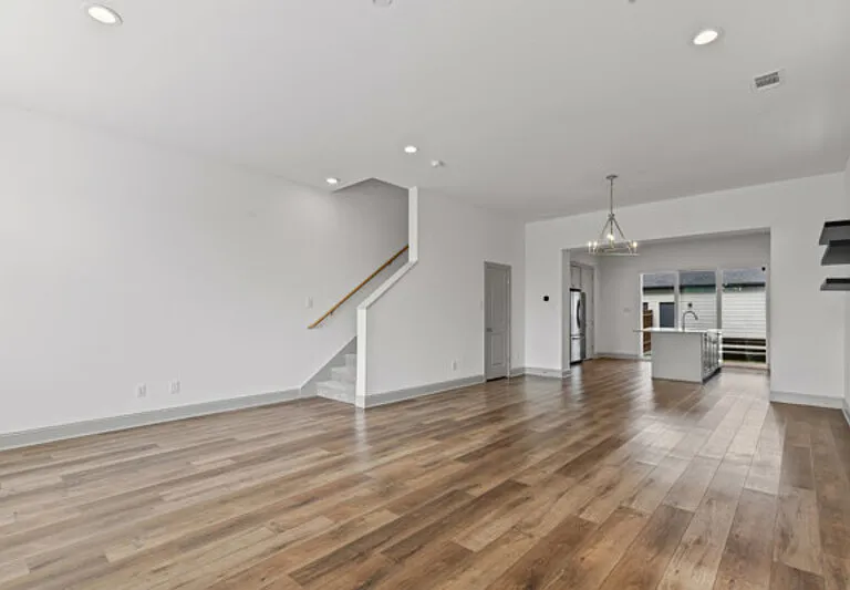 3136 Wayside Ave — Photo 3