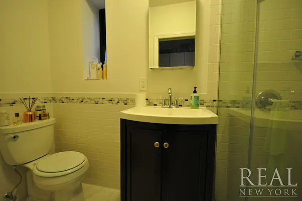 Rented by REAL New York | media 33