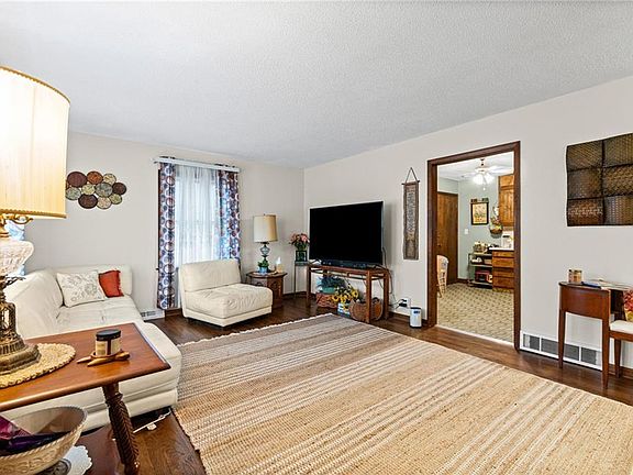 5th image of 2507 Maple Ave