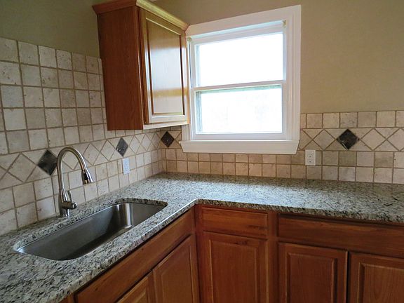 4th image of 1108 Redondo Dr