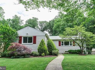 9611 Bellevue Dr, Bethesda, MD 20814