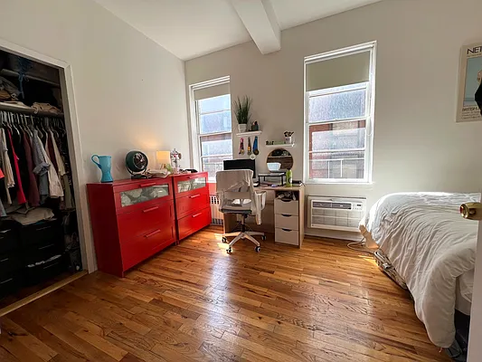 Rented by City Connections Realty | media 7