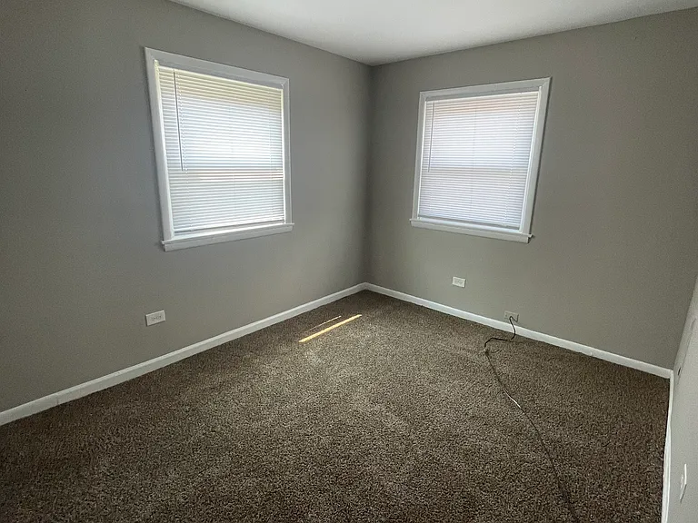 15006 Dorchester Ave #1W — Photo 8