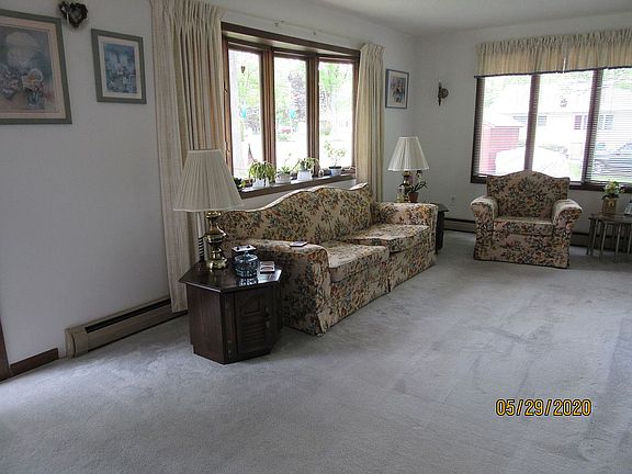5th image of 33 Stellane Dr