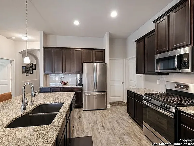 8909 Elizabeth Park — Photo 10