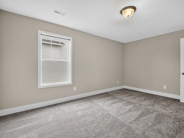 104 Thornberry Rd — Photo 34