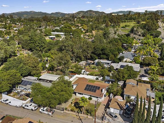 3rd image of 709 Convertible Ln