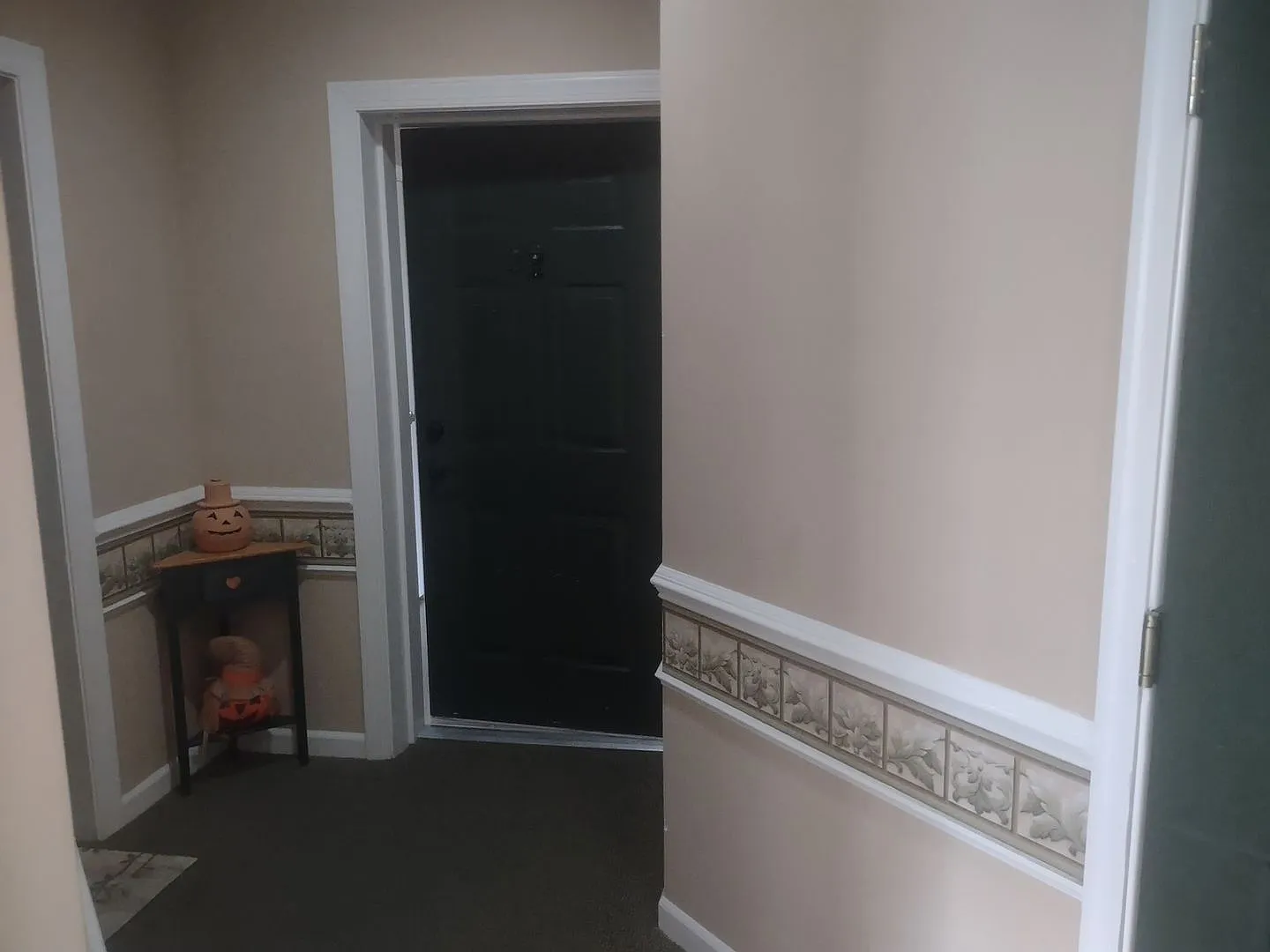Charming 2BR Condo in Aberdeen — Photo 3