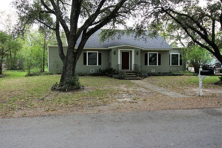 1st image of 400 Dexter Dr