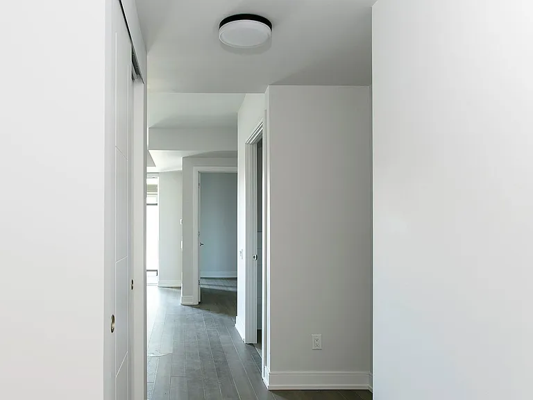 664 Spadina Ave #308 — Photo 6
