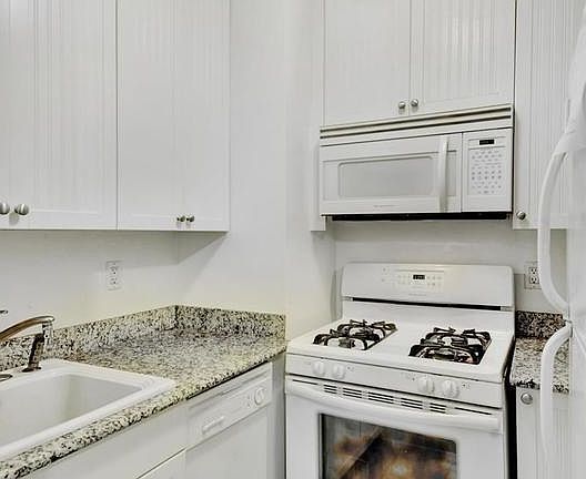 4th image of 11818 Union Tpke APT 6J