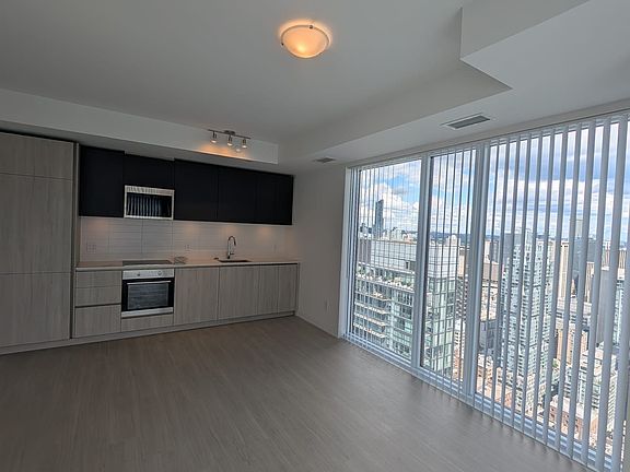 3rd image of 28 Widmer St #Lph29