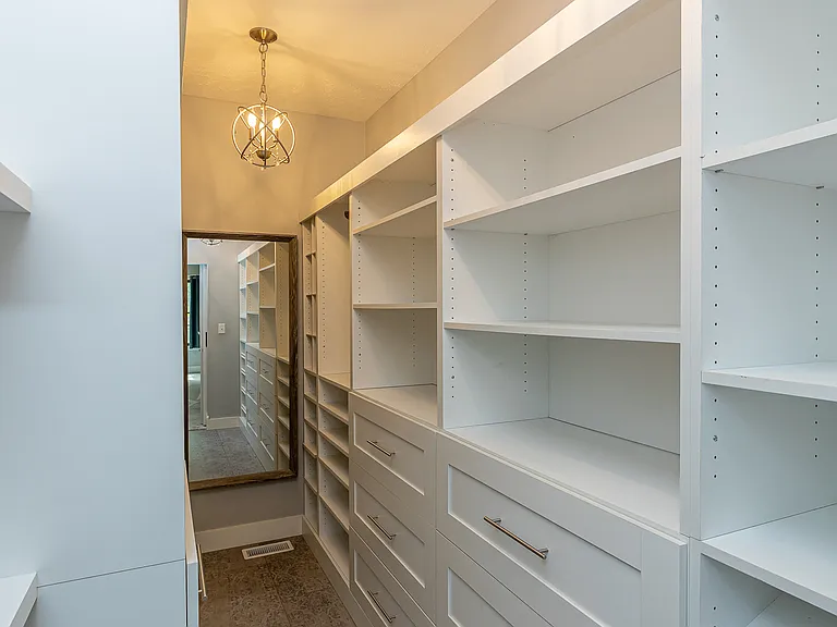Walk in Closet