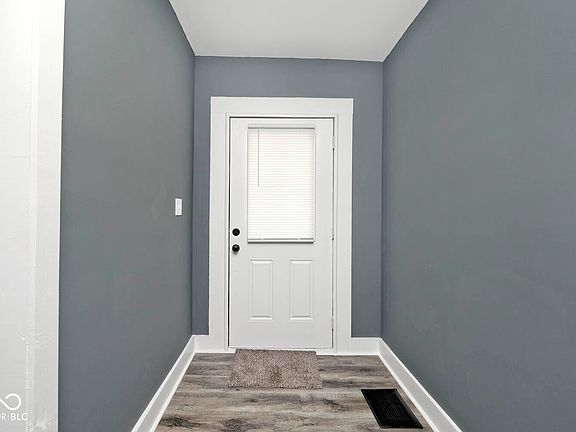 5th image of 102 N Elder Ave