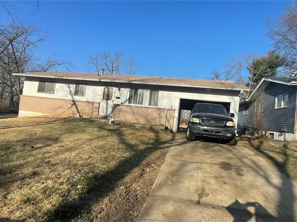 10401 Baron Dr, Saint Louis, MO 63136