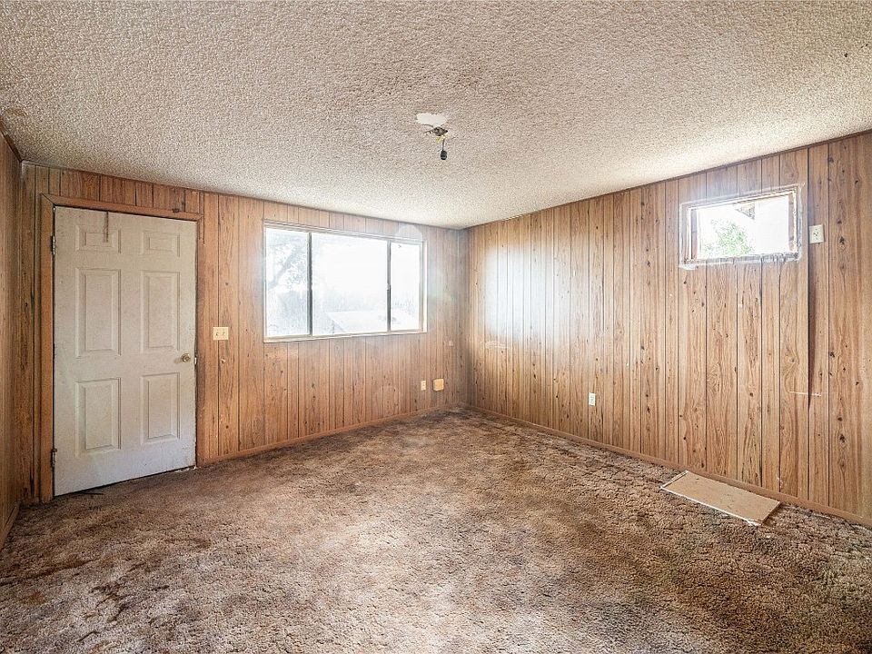 1107 SE 5th St, Knox City, TX 79529 | Zillow