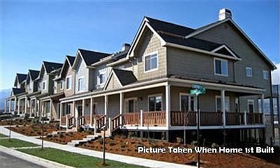 1st image of 995 Camelot Dr
