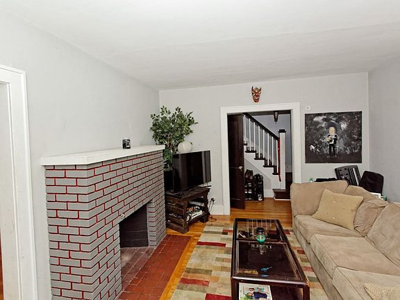 4th image of 36 Clermont St
