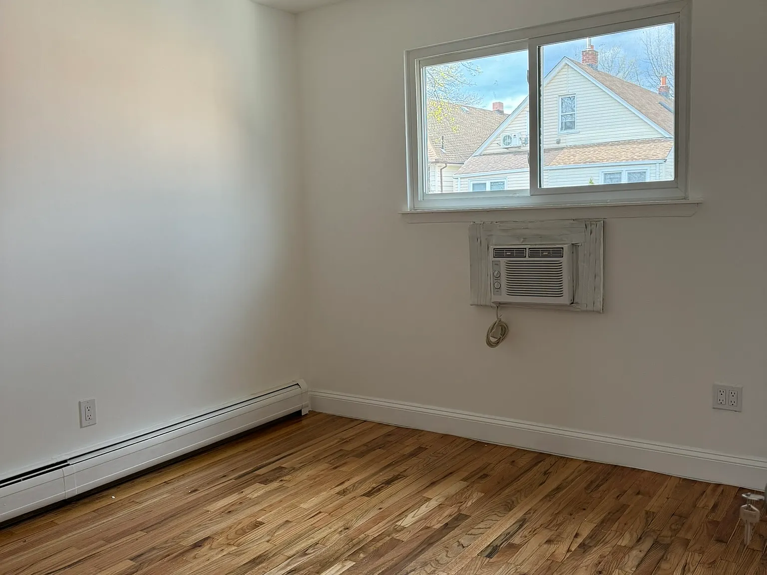 206-63 45th Drive — Photo 4