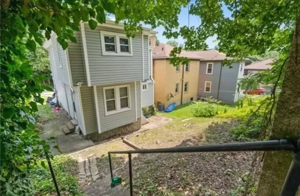 Building Photo - 6 Cornell Ave #1