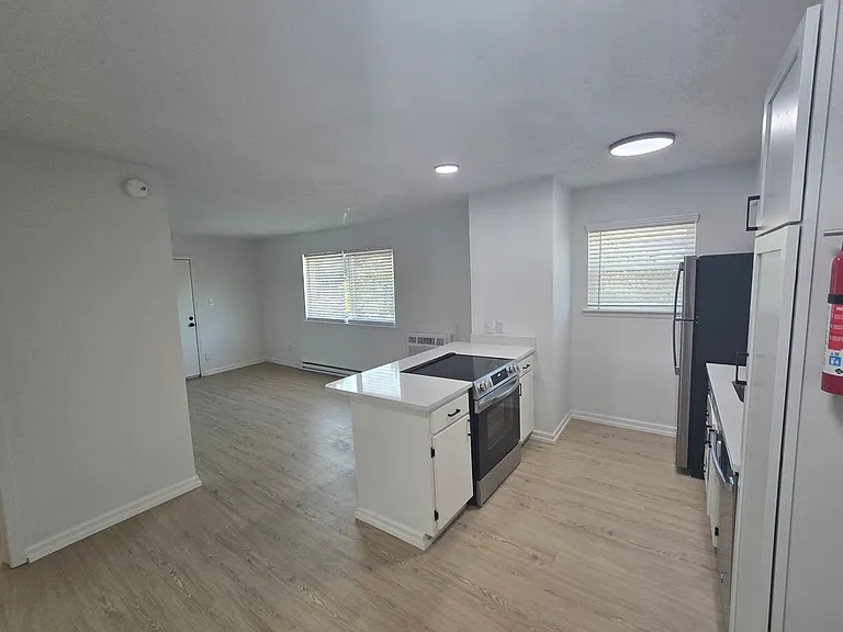 West Apartments — Photo 40