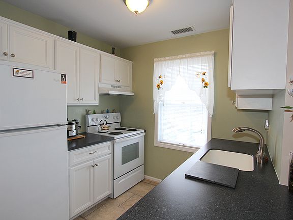 5th image of 1854 Commerce St #1854
