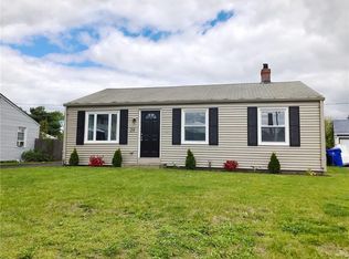28 Rose Dr, Pawtucket, RI 02861