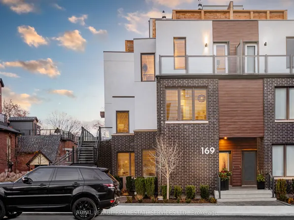 169 Jones Ave #2, Toronto, ON M4M 3A2