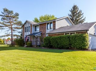 2002 Inglewood Rd, Holland, OH 43528