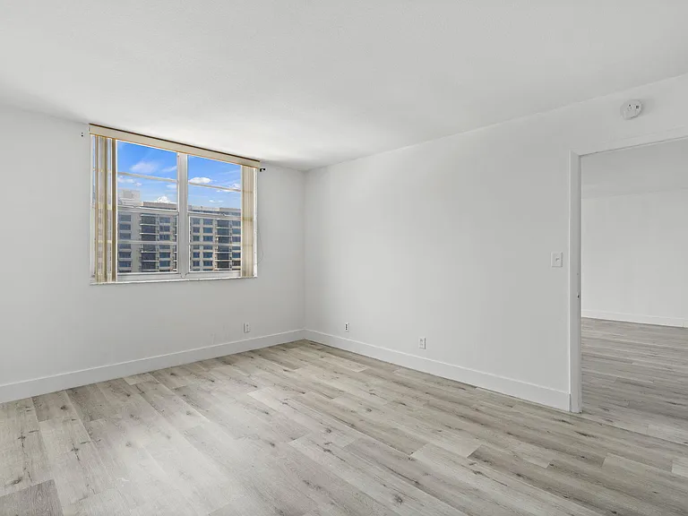1900 S Ocean Blvd #10J — Photo 23