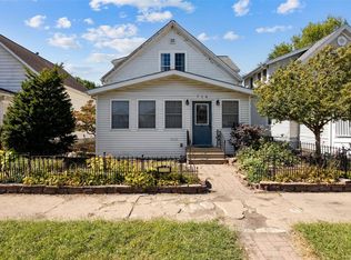 716 8th St SW, Cedar Rapids, IA 52404