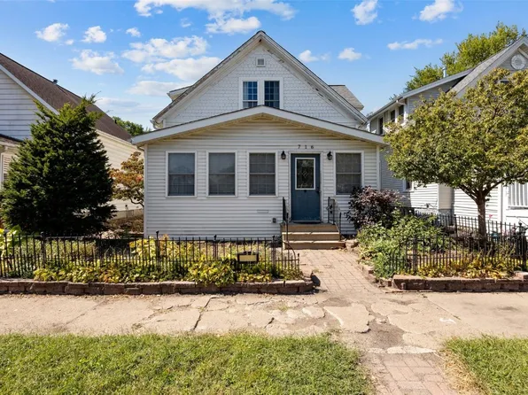 716 8th St SW, Cedar Rapids, IA 52404