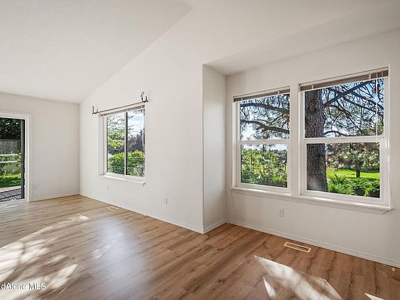 4th image of 505 W Appaloosa Ave