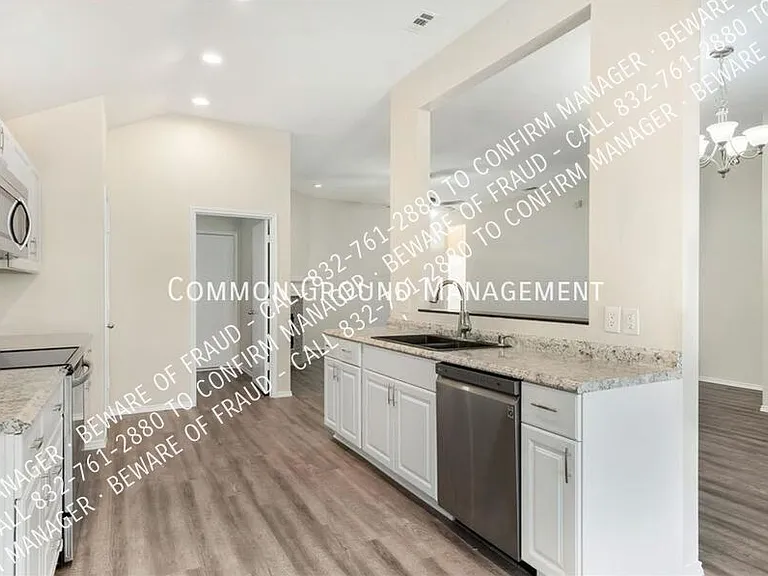 1118 Grace Dr — Photo 8