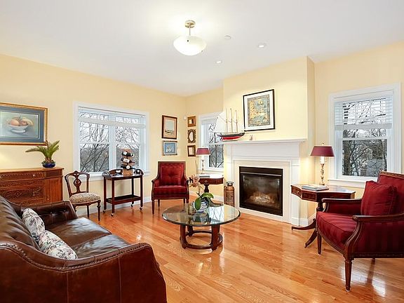 4th image of 19 Buena Vista St #B
