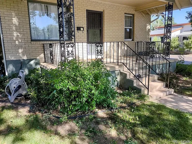4701 S Logan St — Photo 3