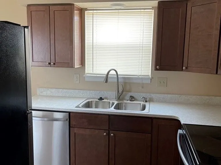 2 Mumford Pl — Photo 3
