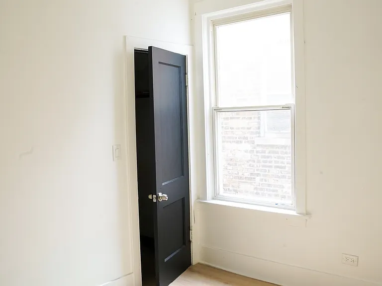 154 N Lamon Ave #2 — Photo 19