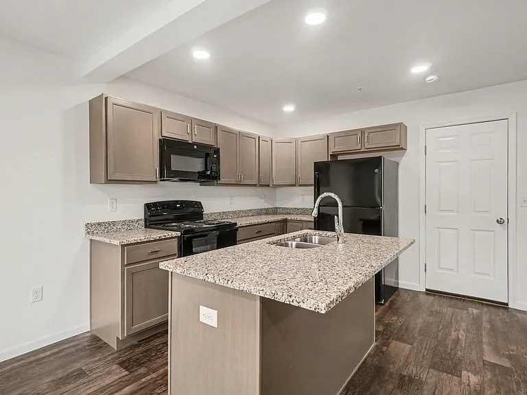 22 Sand St — Photo 11