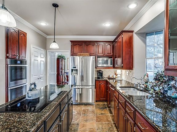 3rd image of 4536 Old Pond Dr