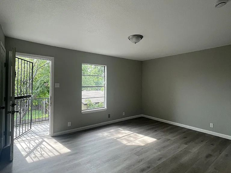 1723 W Mayfield Blvd #6 — Photo 6