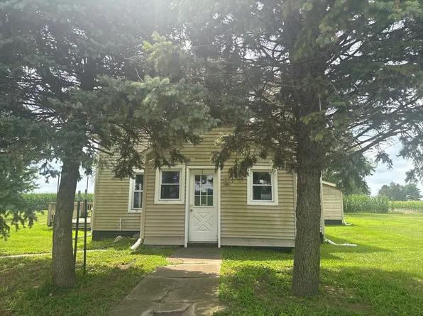 101 County Road 100 N, Ivesdale, IL 61851