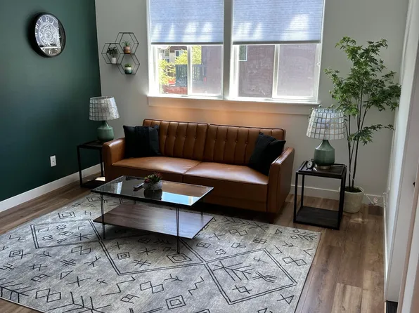 430 SW Garfield Ave Unit 200, Bend, OR 97702