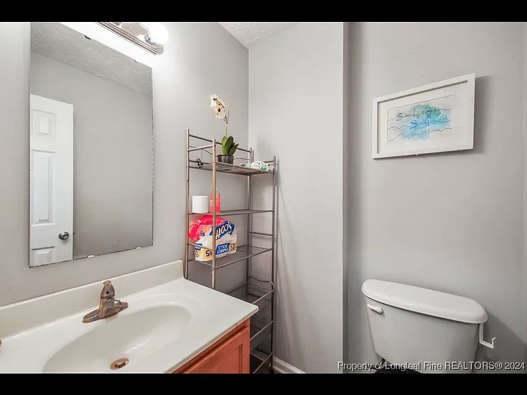 182 Lochwood Dr — Photo 17