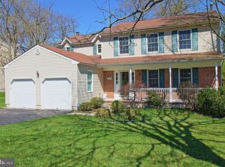 47 Pinecrest Dr, Somerset, NJ 08873