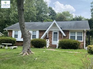 3931 Fieldcrest Rd, Charlotte, NC 28217