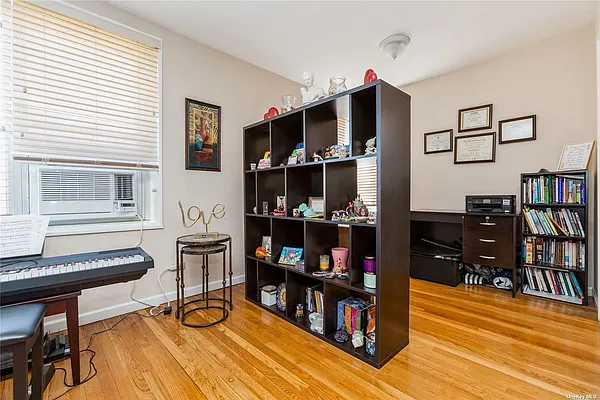 Sold by Prime Realty | media 27