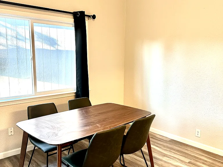 2037 Robert Way #A3 — Photo 2