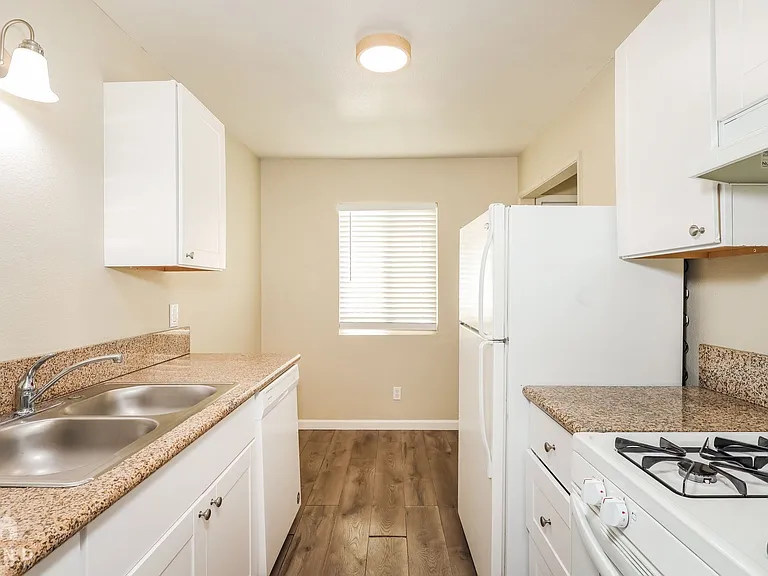 466 Capitol Hill Ave #1 — Photo 9